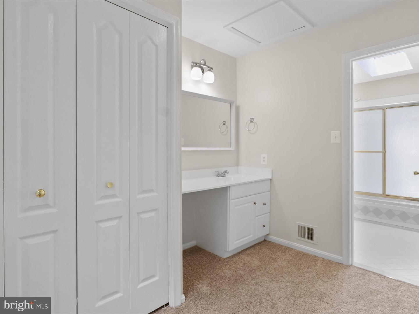 8701 ETTA DR, SPRINGFIELD, Virginia 22152, 5 Bedrooms Bedrooms, ,4 BathroomsBathrooms,Residential,For sale,8701 ETTA DR,VAFX2247936 MLS # VAFX2247936
