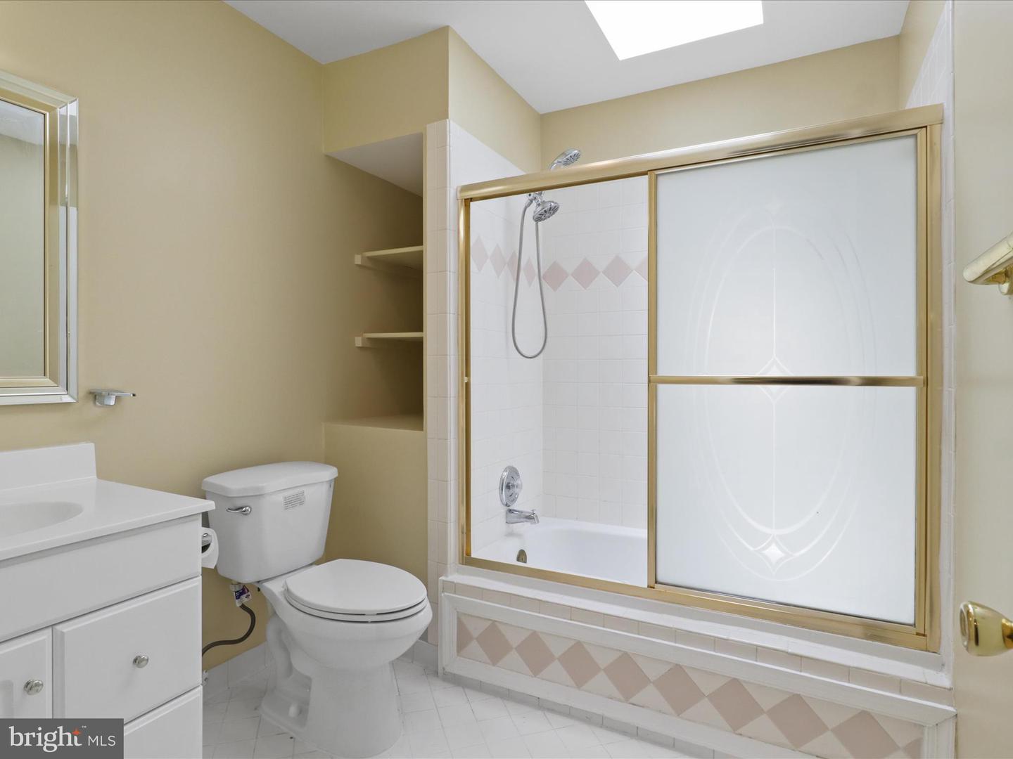 8701 ETTA DR, SPRINGFIELD, Virginia 22152, 5 Bedrooms Bedrooms, ,4 BathroomsBathrooms,Residential,For sale,8701 ETTA DR,VAFX2247936 MLS # VAFX2247936