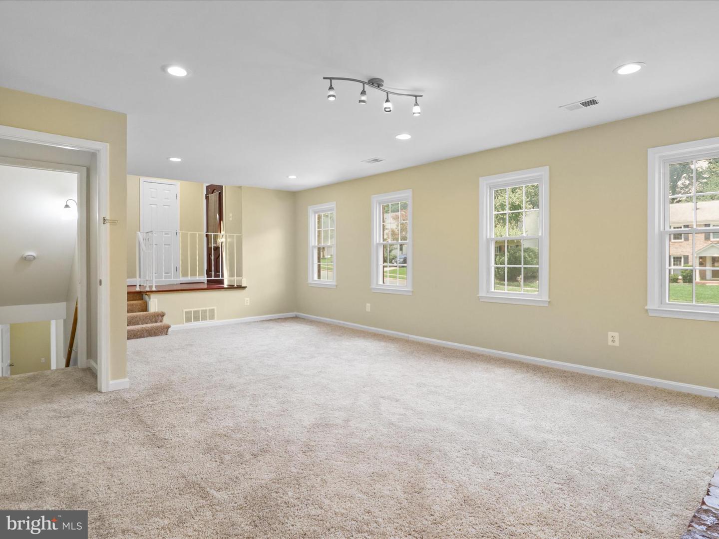 8701 ETTA DR, SPRINGFIELD, Virginia 22152, 5 Bedrooms Bedrooms, ,4 BathroomsBathrooms,Residential,For sale,8701 ETTA DR,VAFX2247936 MLS # VAFX2247936