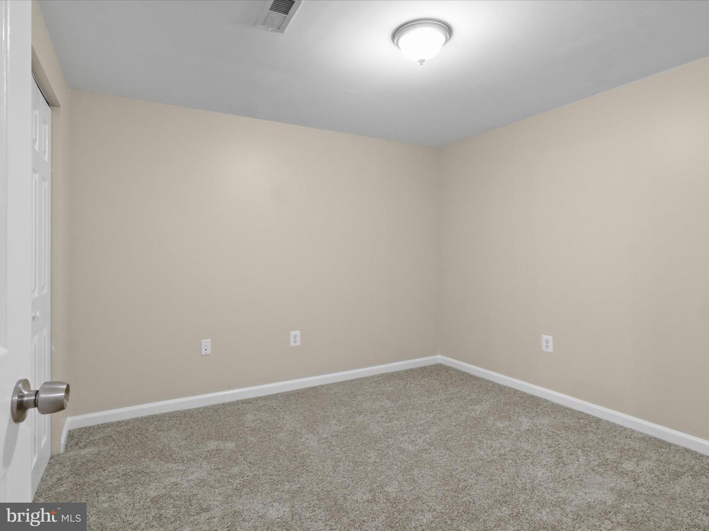 8701 ETTA DR, SPRINGFIELD, Virginia 22152, 5 Bedrooms Bedrooms, ,4 BathroomsBathrooms,Residential,For sale,8701 ETTA DR,VAFX2247936 MLS # VAFX2247936