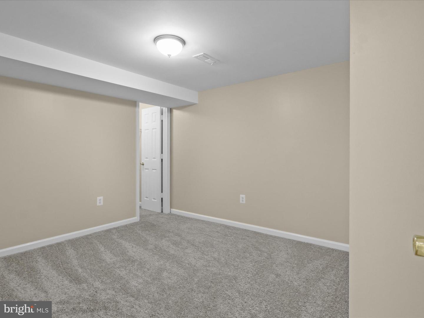 8701 ETTA DR, SPRINGFIELD, Virginia 22152, 5 Bedrooms Bedrooms, ,4 BathroomsBathrooms,Residential,For sale,8701 ETTA DR,VAFX2247936 MLS # VAFX2247936