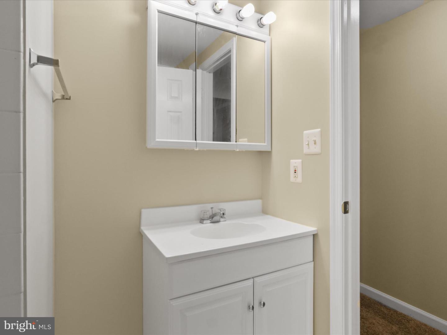 8701 ETTA DR, SPRINGFIELD, Virginia 22152, 5 Bedrooms Bedrooms, ,4 BathroomsBathrooms,Residential,For sale,8701 ETTA DR,VAFX2247936 MLS # VAFX2247936