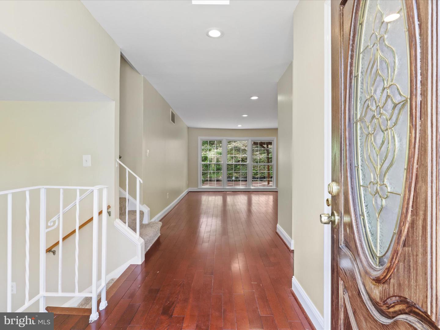 8701 ETTA DR, SPRINGFIELD, Virginia 22152, 5 Bedrooms Bedrooms, ,4 BathroomsBathrooms,Residential,For sale,8701 ETTA DR,VAFX2247936 MLS # VAFX2247936