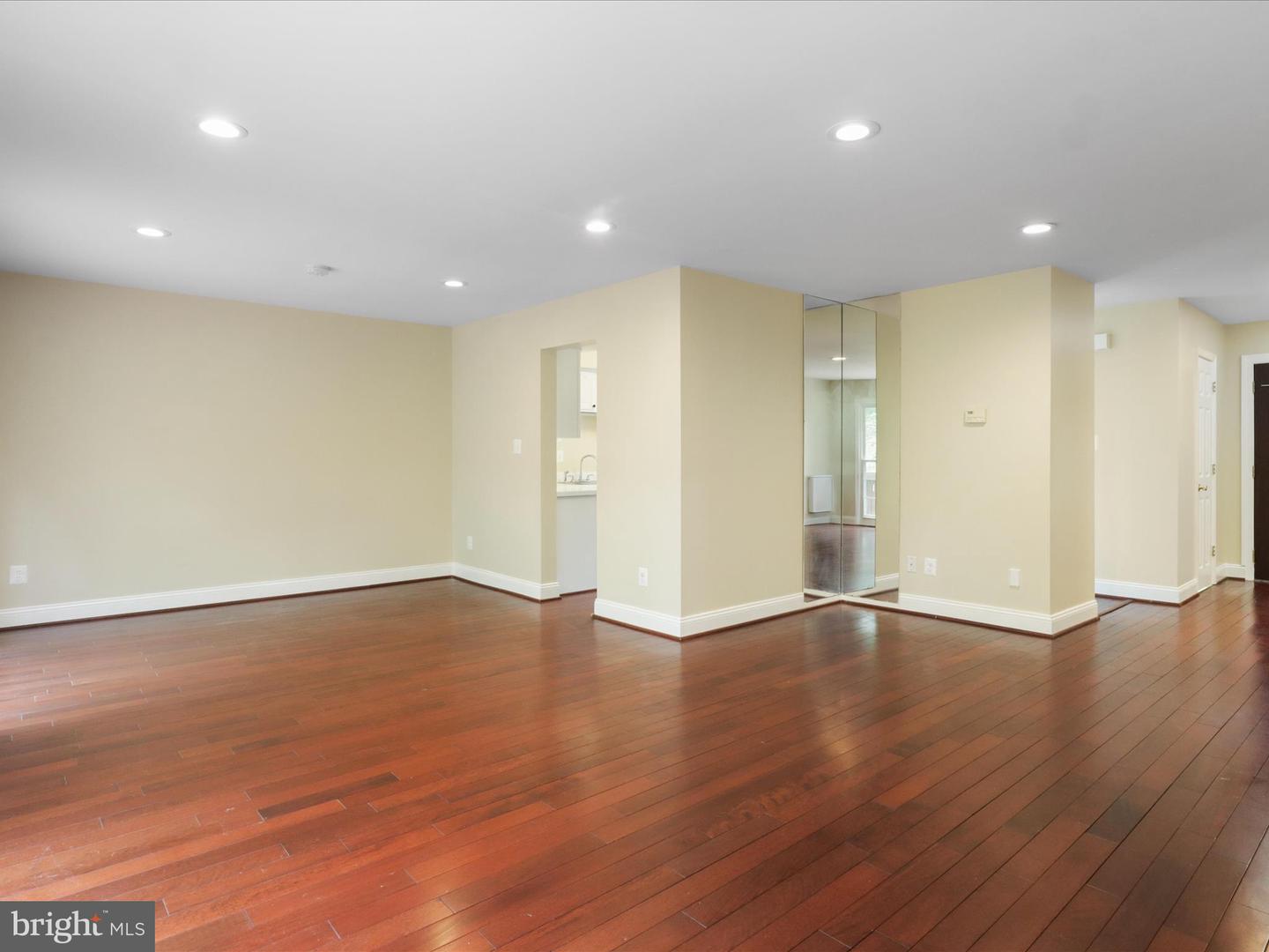 8701 ETTA DR, SPRINGFIELD, Virginia 22152, 5 Bedrooms Bedrooms, ,4 BathroomsBathrooms,Residential,For sale,8701 ETTA DR,VAFX2247936 MLS # VAFX2247936