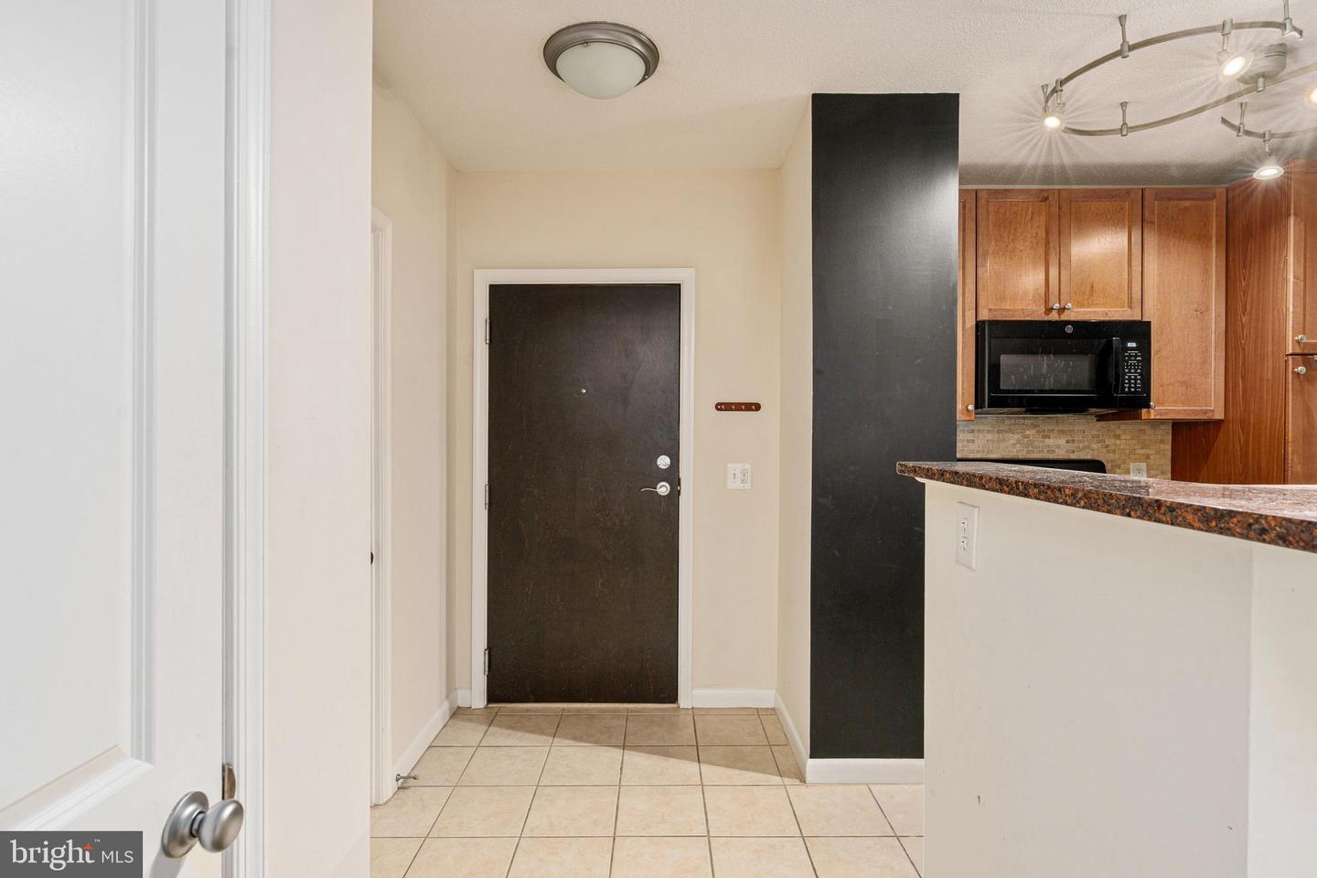 851 N GLEBE RD #1407, ARLINGTON, Virginia 22203, 1 Bedroom Bedrooms, 3 Rooms Rooms,1 BathroomBathrooms,Residential,For sale,851 N GLEBE RD #1407,VAAR2056502 MLS # VAAR2056502