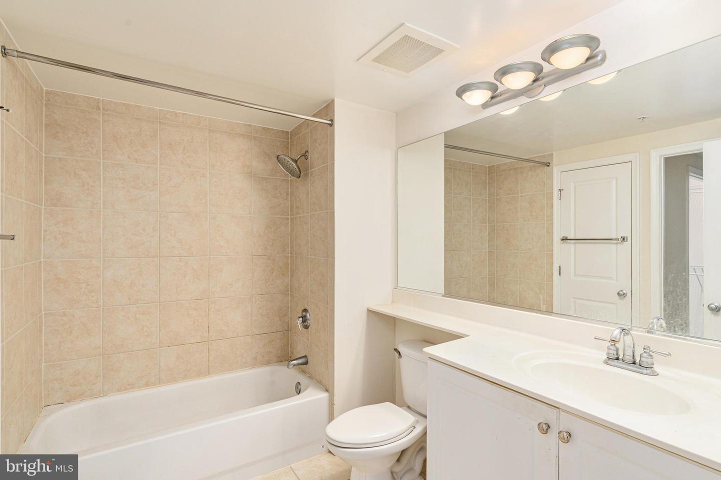 851 N GLEBE RD #1407, ARLINGTON, Virginia 22203, 1 Bedroom Bedrooms, 3 Rooms Rooms,1 BathroomBathrooms,Residential,For sale,851 N GLEBE RD #1407,VAAR2056502 MLS # VAAR2056502
