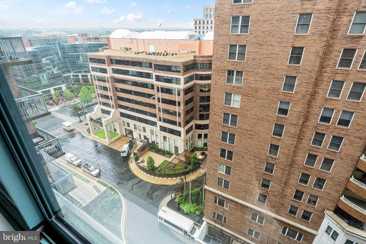 851 N GLEBE RD #1407, ARLINGTON, Virginia 22203, 1 Bedroom Bedrooms, 3 Rooms Rooms,1 BathroomBathrooms,Residential,For sale,851 N GLEBE RD #1407,VAAR2056502 MLS # VAAR2056502