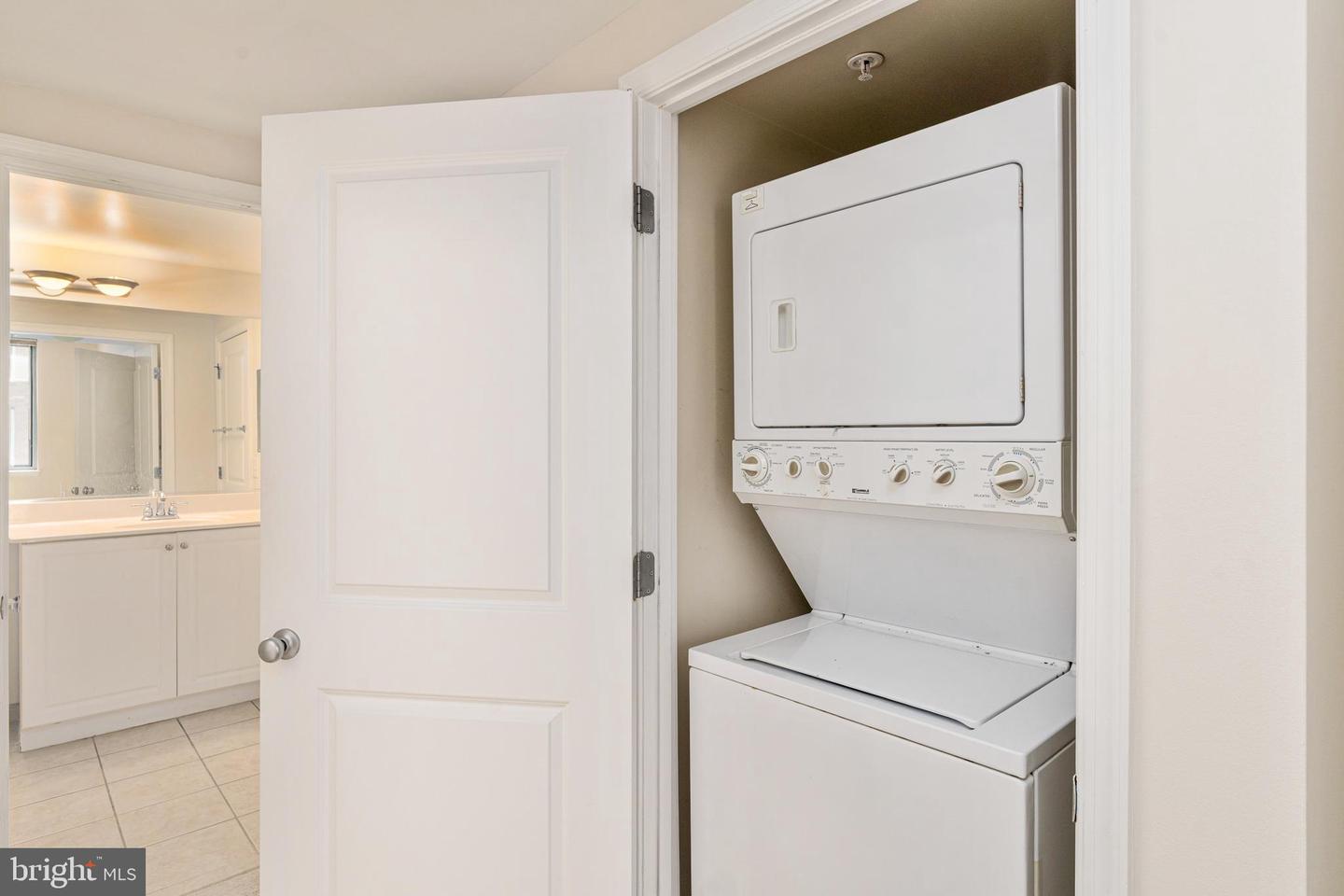 851 N GLEBE RD #1407, ARLINGTON, Virginia 22203, 1 Bedroom Bedrooms, 3 Rooms Rooms,1 BathroomBathrooms,Residential,For sale,851 N GLEBE RD #1407,VAAR2056502 MLS # VAAR2056502