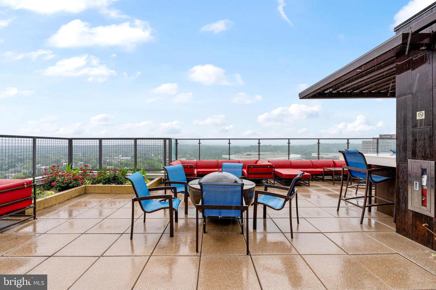851 N GLEBE RD #1407, ARLINGTON, Virginia 22203, 1 Bedroom Bedrooms, 3 Rooms Rooms,1 BathroomBathrooms,Residential,For sale,851 N GLEBE RD #1407,VAAR2056502 MLS # VAAR2056502