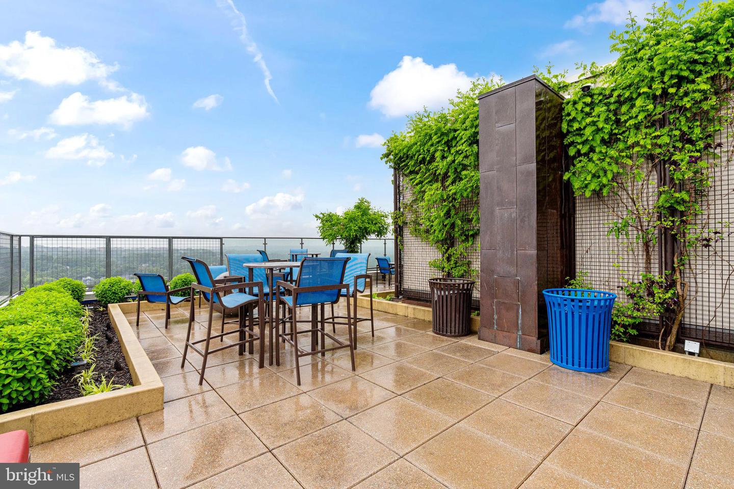 851 N GLEBE RD #1407, ARLINGTON, Virginia 22203, 1 Bedroom Bedrooms, 3 Rooms Rooms,1 BathroomBathrooms,Residential,For sale,851 N GLEBE RD #1407,VAAR2056502 MLS # VAAR2056502