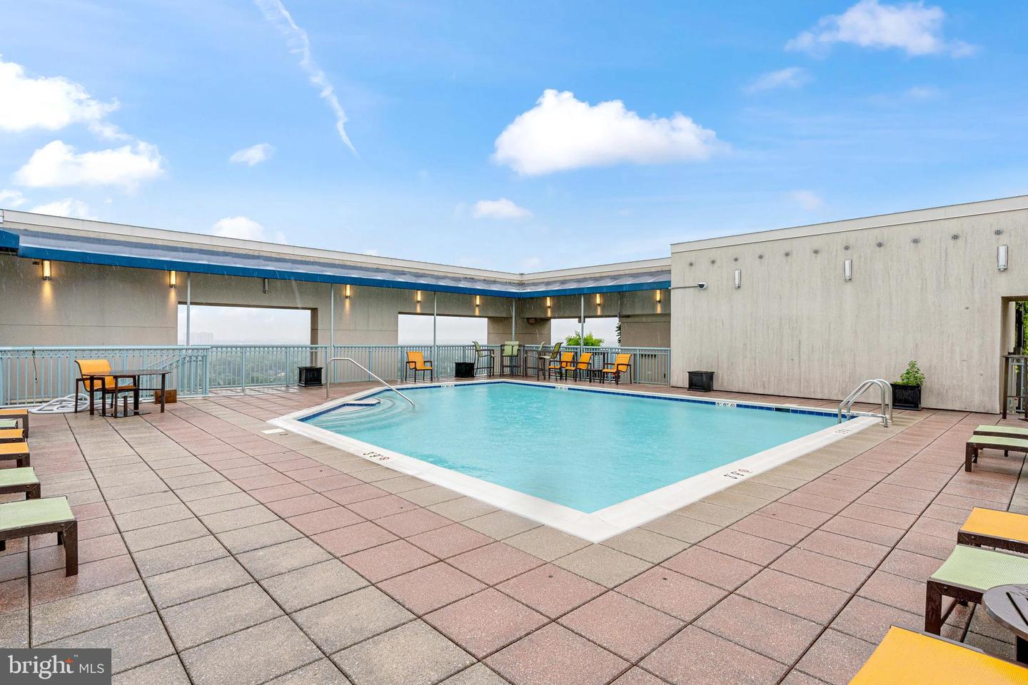 851 N GLEBE RD #1407, ARLINGTON, Virginia 22203, 1 Bedroom Bedrooms, 3 Rooms Rooms,1 BathroomBathrooms,Residential,For sale,851 N GLEBE RD #1407,VAAR2056502 MLS # VAAR2056502