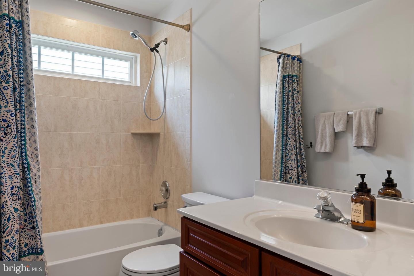 42066 FIDDLEHEAD PL, ALDIE, Virginia 20105, 4 Bedrooms Bedrooms, ,3 BathroomsBathrooms,Residential,For sale,42066 FIDDLEHEAD PL,VALO2099564 MLS # VALO2099564