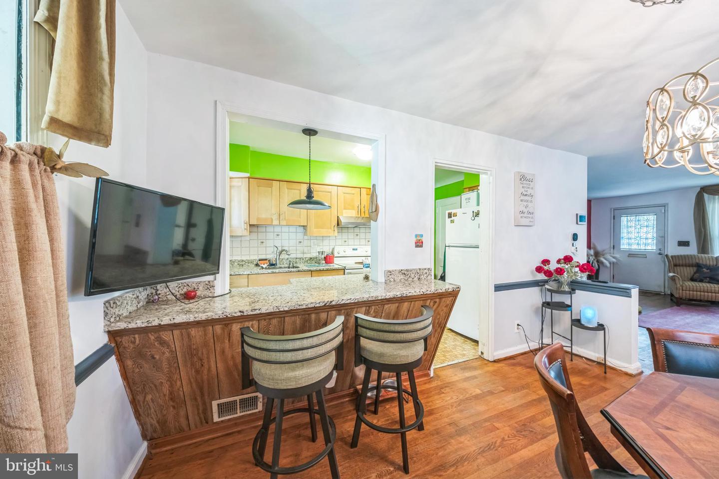 712 CHESAPEAKE ST SE, WASHINGTON, District Of Columbia 20032, 3 Bedrooms Bedrooms, 7 Rooms Rooms,2 BathroomsBathrooms,Residential,For sale,712 CHESAPEAKE ST SE,DCDC2206010 MLS # DCDC2206010