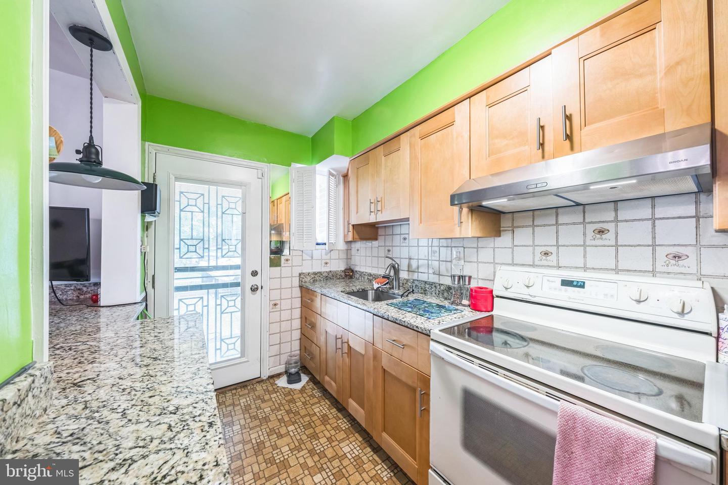 712 CHESAPEAKE ST SE, WASHINGTON, District Of Columbia 20032, 3 Bedrooms Bedrooms, 7 Rooms Rooms,2 BathroomsBathrooms,Residential,For sale,712 CHESAPEAKE ST SE,DCDC2206010 MLS # DCDC2206010