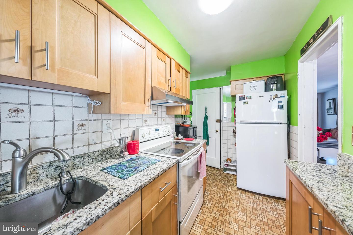 712 CHESAPEAKE ST SE, WASHINGTON, District Of Columbia 20032, 3 Bedrooms Bedrooms, 7 Rooms Rooms,2 BathroomsBathrooms,Residential,For sale,712 CHESAPEAKE ST SE,DCDC2206010 MLS # DCDC2206010
