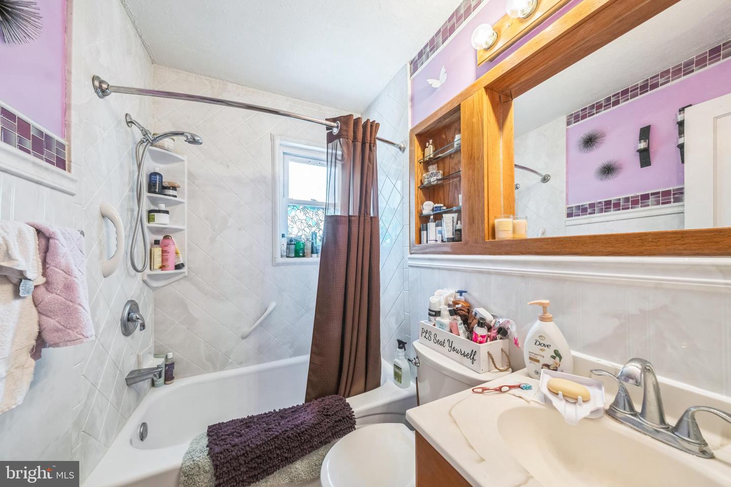 712 CHESAPEAKE ST SE, WASHINGTON, District Of Columbia 20032, 3 Bedrooms Bedrooms, 7 Rooms Rooms,2 BathroomsBathrooms,Residential,For sale,712 CHESAPEAKE ST SE,DCDC2206010 MLS # DCDC2206010