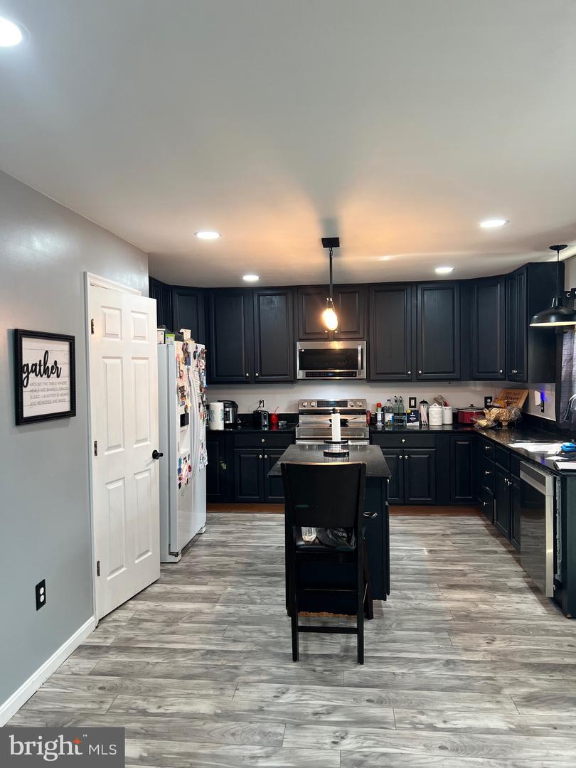 10409 N MCCLELLAN DR, FREDERICKSBURG, Virginia 22408, 5 Bedrooms Bedrooms, ,4 BathroomsBathrooms,Residential,For sale,10409 N MCCLELLAN DR,VASP2032834 MLS # VASP2032834