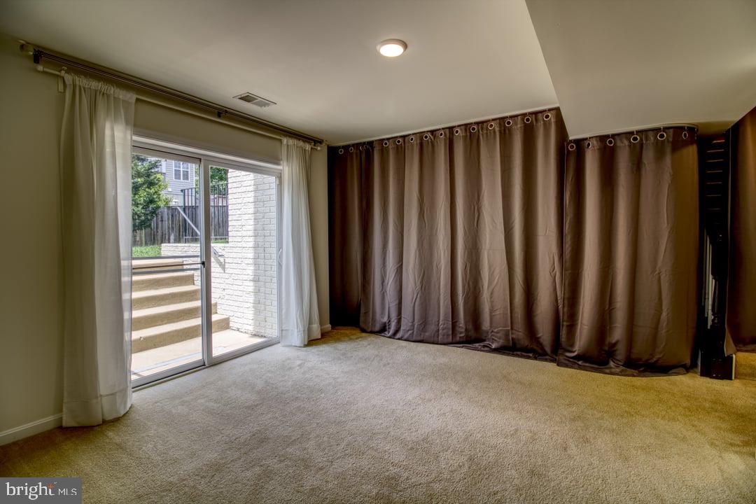 16116 MOUNTAIN EAGLE CT, WOODBRIDGE, Virginia 22191, 5 Bedrooms Bedrooms, ,3 BathroomsBathrooms,Residential,For sale,16116 MOUNTAIN EAGLE CT,VAPW2094710 MLS # VAPW2094710