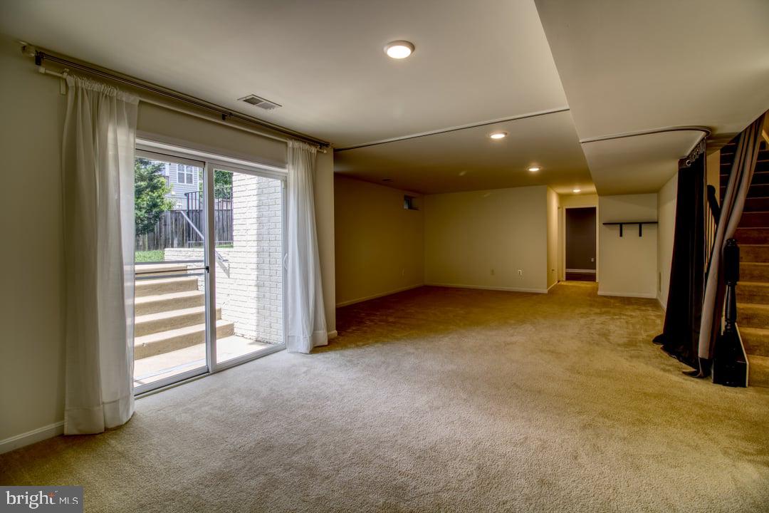 16116 MOUNTAIN EAGLE CT, WOODBRIDGE, Virginia 22191, 5 Bedrooms Bedrooms, ,3 BathroomsBathrooms,Residential,For sale,16116 MOUNTAIN EAGLE CT,VAPW2094710 MLS # VAPW2094710