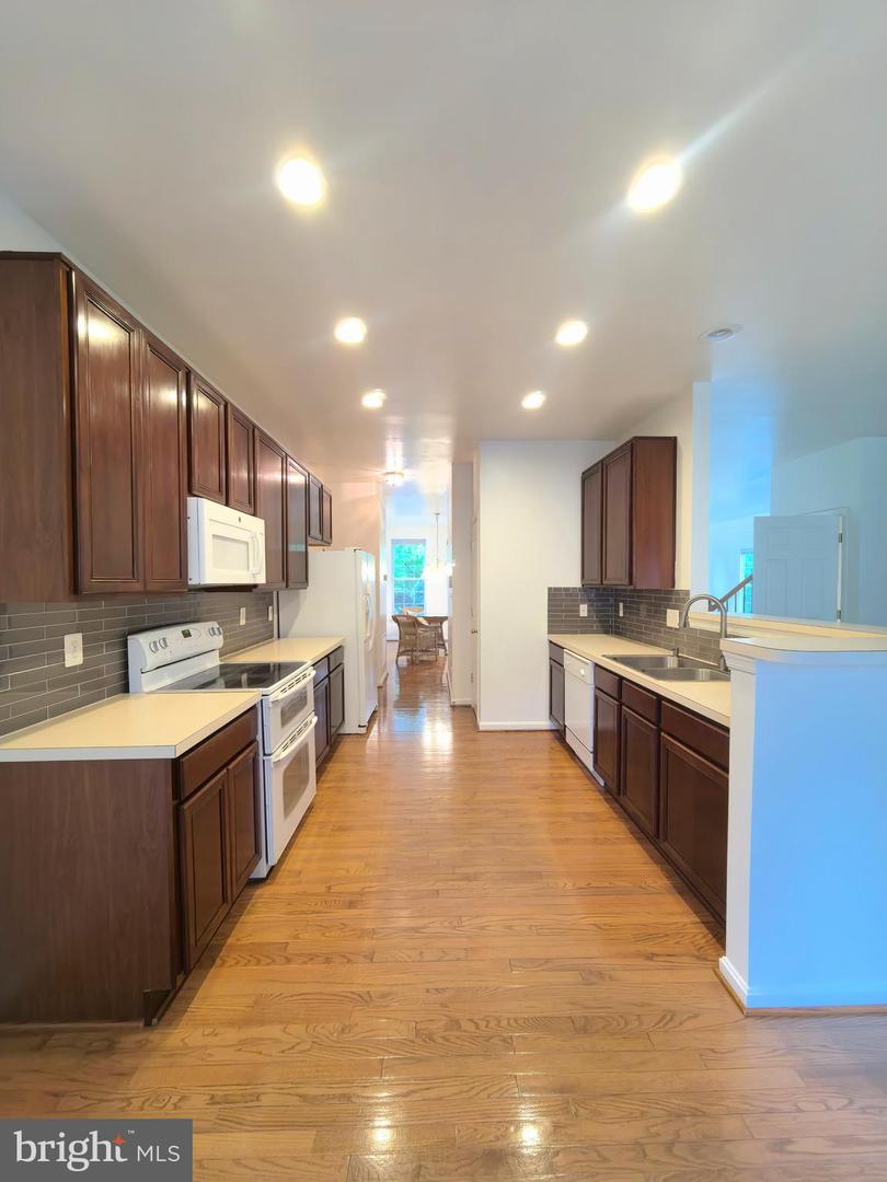 35547 SARASOTA ST, ROUND HILL, Virginia 20141, 4 Bedrooms Bedrooms, 4 Rooms Rooms,3 BathroomsBathrooms,Residential,For sale,35547 SARASOTA ST,VALO2098506 MLS # VALO2098506