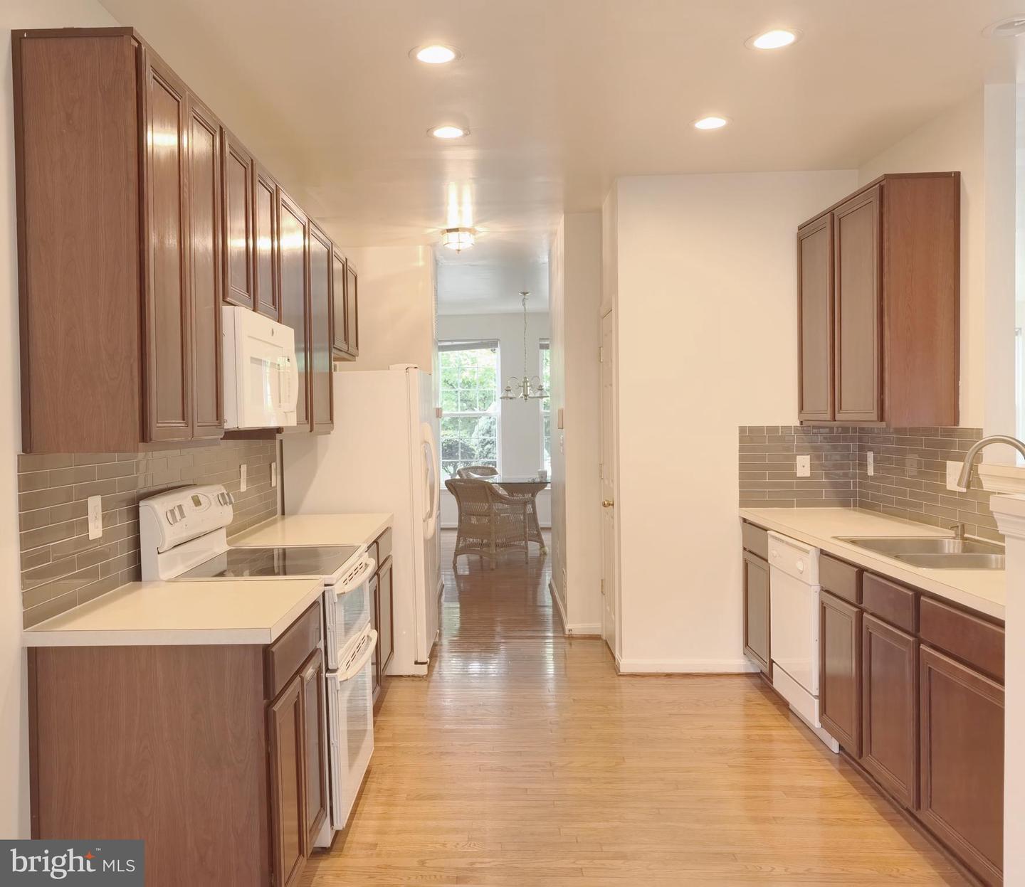 35547 SARASOTA ST, ROUND HILL, Virginia 20141, 4 Bedrooms Bedrooms, 4 Rooms Rooms,3 BathroomsBathrooms,Residential,For sale,35547 SARASOTA ST,VALO2098506 MLS # VALO2098506