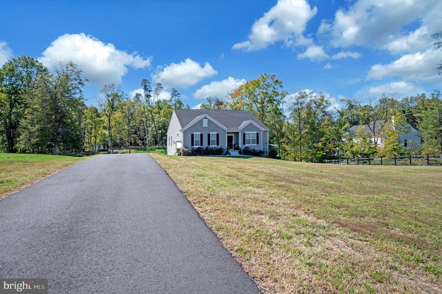 21 WALNUT GROVE DR, FREDERICKSBURG, Virginia 22406, 3 Bedrooms Bedrooms, ,3 BathroomsBathrooms,Residential,For sale,21 WALNUT GROVE DR,VAST2039942 MLS # VAST2039942