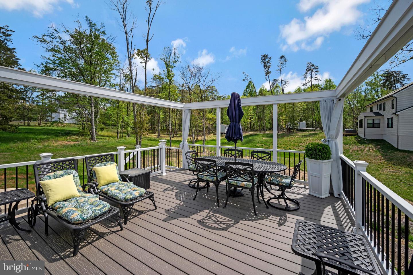 21 WALNUT GROVE DR, FREDERICKSBURG, Virginia 22406, 3 Bedrooms Bedrooms, ,3 BathroomsBathrooms,Residential,For sale,21 WALNUT GROVE DR,VAST2039942 MLS # VAST2039942