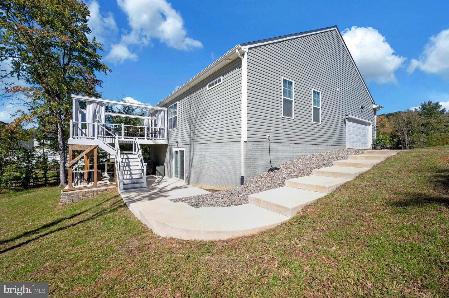 21 WALNUT GROVE DR, FREDERICKSBURG, Virginia 22406, 3 Bedrooms Bedrooms, ,3 BathroomsBathrooms,Residential,For sale,21 WALNUT GROVE DR,VAST2039942 MLS # VAST2039942