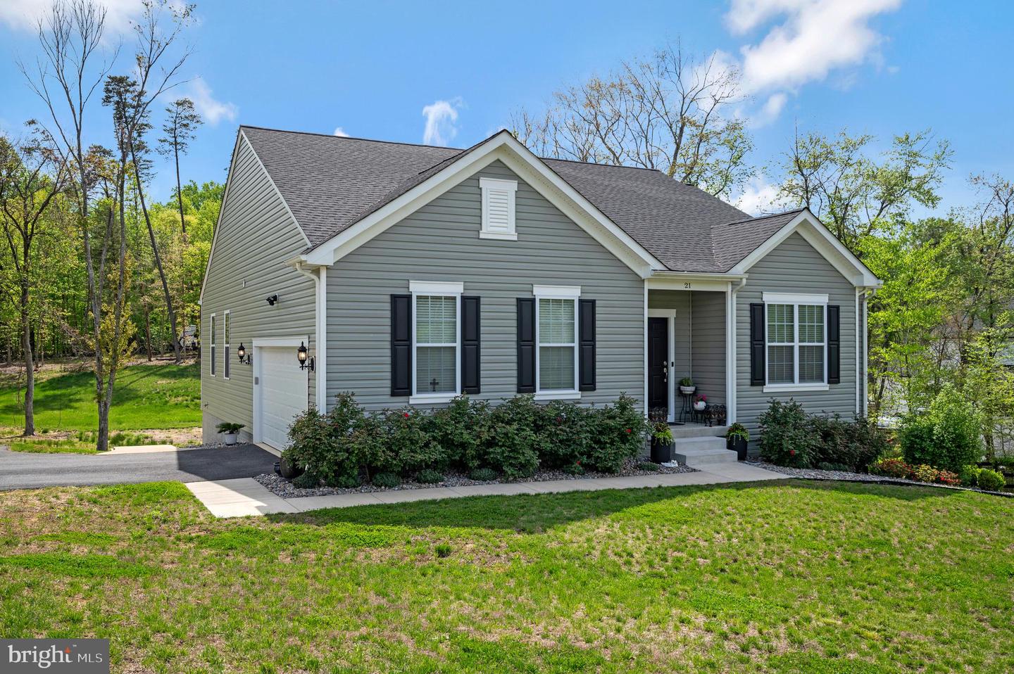 21 WALNUT GROVE DR, FREDERICKSBURG, Virginia 22406, 3 Bedrooms Bedrooms, ,3 BathroomsBathrooms,Residential,For sale,21 WALNUT GROVE DR,VAST2039942 MLS # VAST2039942