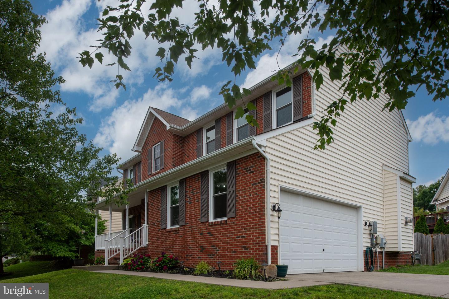 5930 W COPPER MOUNTAIN DR, SPOTSYLVANIA, Virginia 22553, 4 Bedrooms Bedrooms, ,2 BathroomsBathrooms,Residential,For sale,5930 W COPPER MOUNTAIN DR,VASP2034008 MLS # VASP2034008