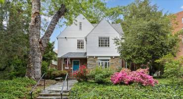3721 MASSACHUSETTS AVE NW, WASHINGTON, District Of Columbia 20016, 3 Bedrooms Bedrooms, ,2 BathroomsBathrooms,Residential,For sale,3721 MASSACHUSETTS AVE NW,DCDC2194464 MLS # DCDC2194464