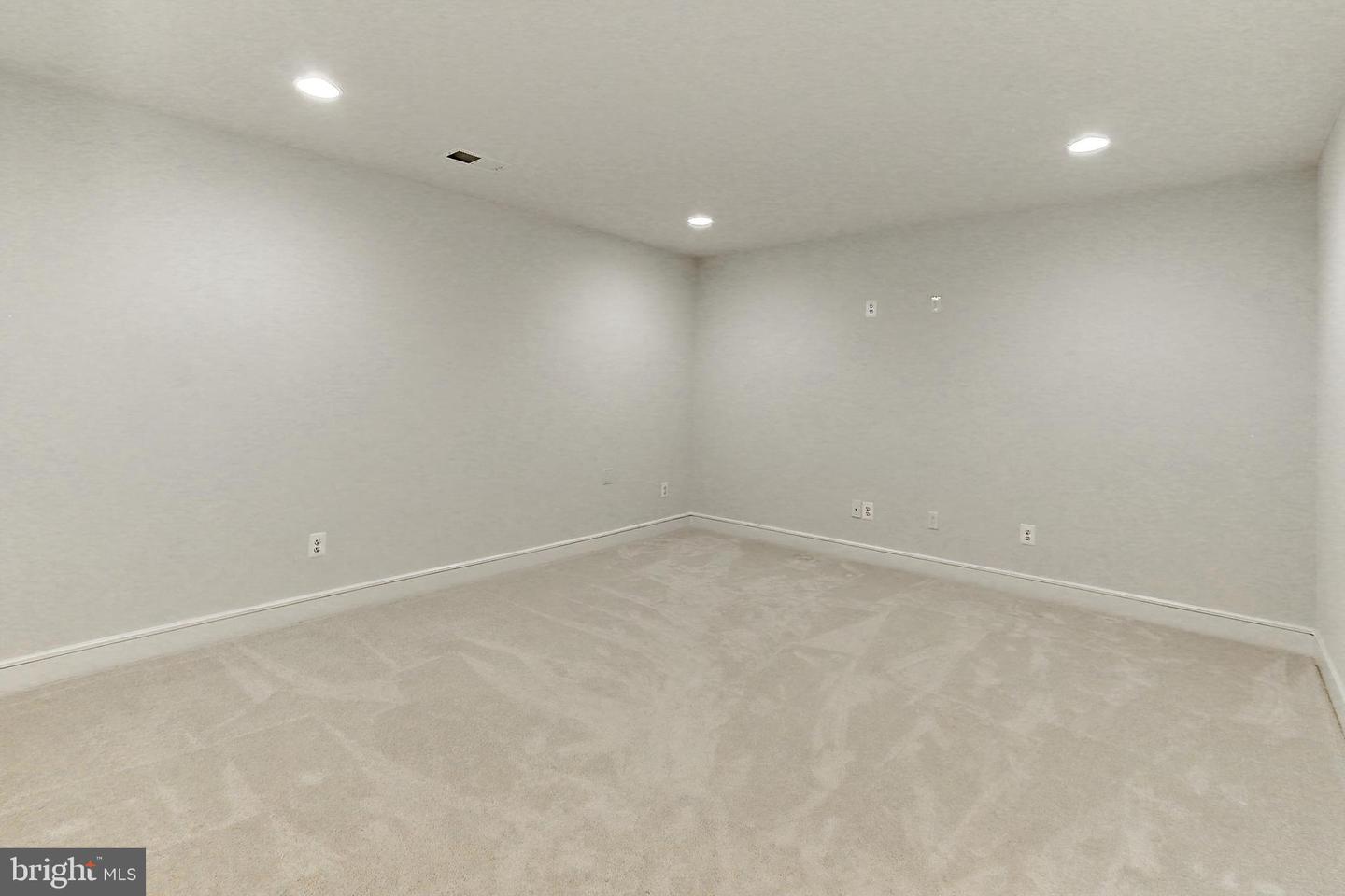 226 STOIC ST SE, LEESBURG, Virginia 20175, 5 Bedrooms Bedrooms, ,4 BathroomsBathrooms,Residential,For sale,226 STOIC ST SE,VALO2094162 MLS # VALO2094162