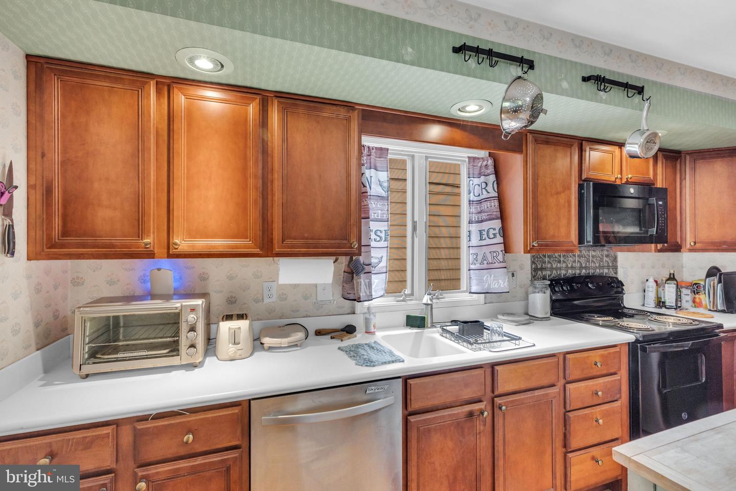 2072 SENSENY RD, BERRYVILLE, Virginia 22611, 4 Bedrooms Bedrooms, 12 Rooms Rooms,3 BathroomsBathrooms,Residential,For sale,2072 SENSENY RD,VACL2003780 MLS # VACL2003780