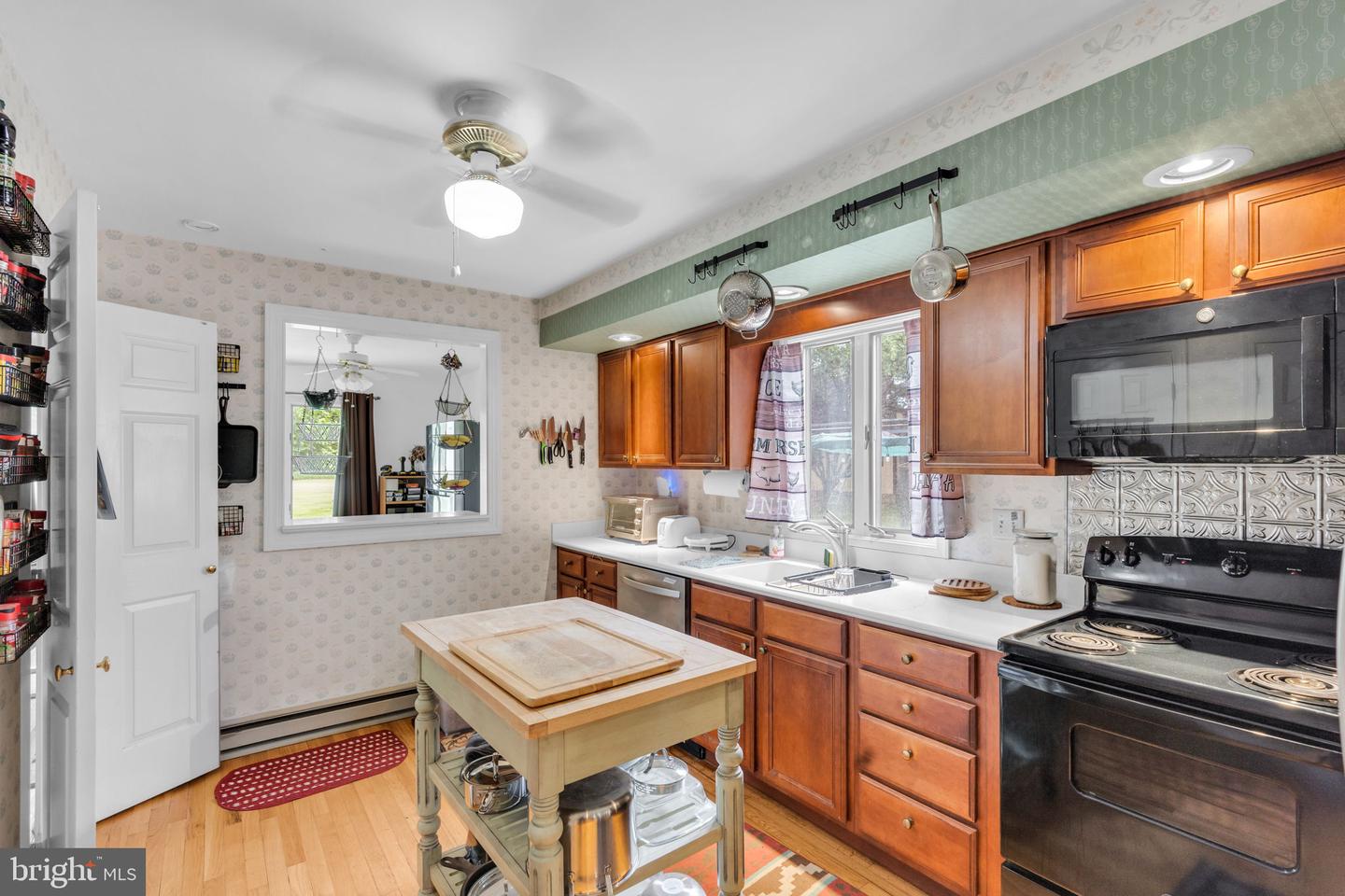 2072 SENSENY RD, BERRYVILLE, Virginia 22611, 4 Bedrooms Bedrooms, 12 Rooms Rooms,3 BathroomsBathrooms,Residential,For sale,2072 SENSENY RD,VACL2003780 MLS # VACL2003780