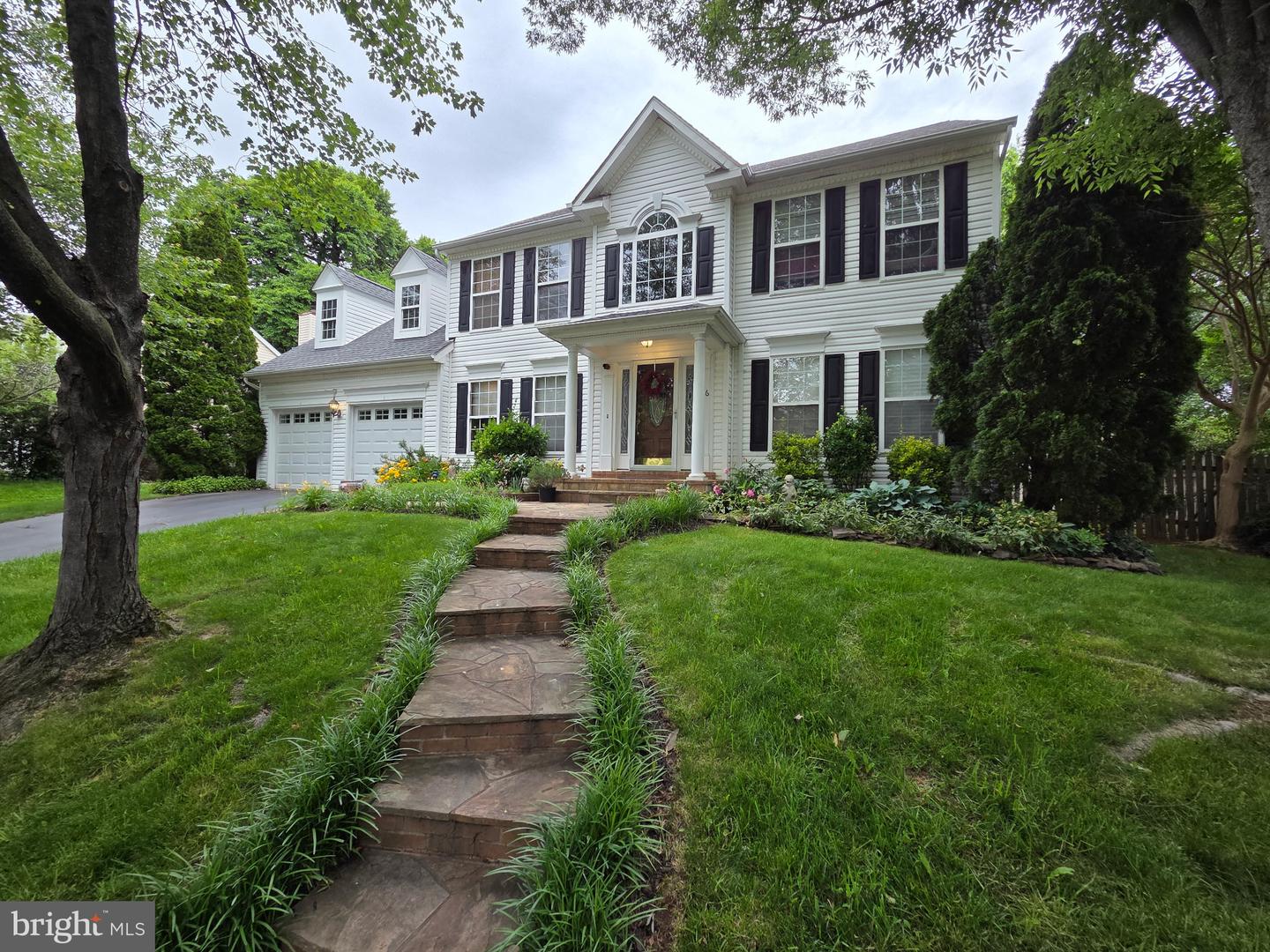 316 OAKCREST MANOR DR NE, LEESBURG, Virginia 20176, 6 Bedrooms Bedrooms, ,3 BathroomsBathrooms,Residential,For sale,316 OAKCREST MANOR DR NE,VALO2097892 MLS # VALO2097892