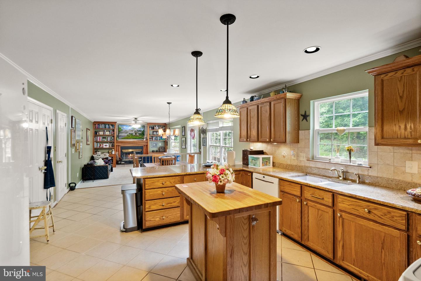 316 OAKCREST MANOR DR NE, LEESBURG, Virginia 20176, 6 Bedrooms Bedrooms, ,3 BathroomsBathrooms,Residential,For sale,316 OAKCREST MANOR DR NE,VALO2097892 MLS # VALO2097892