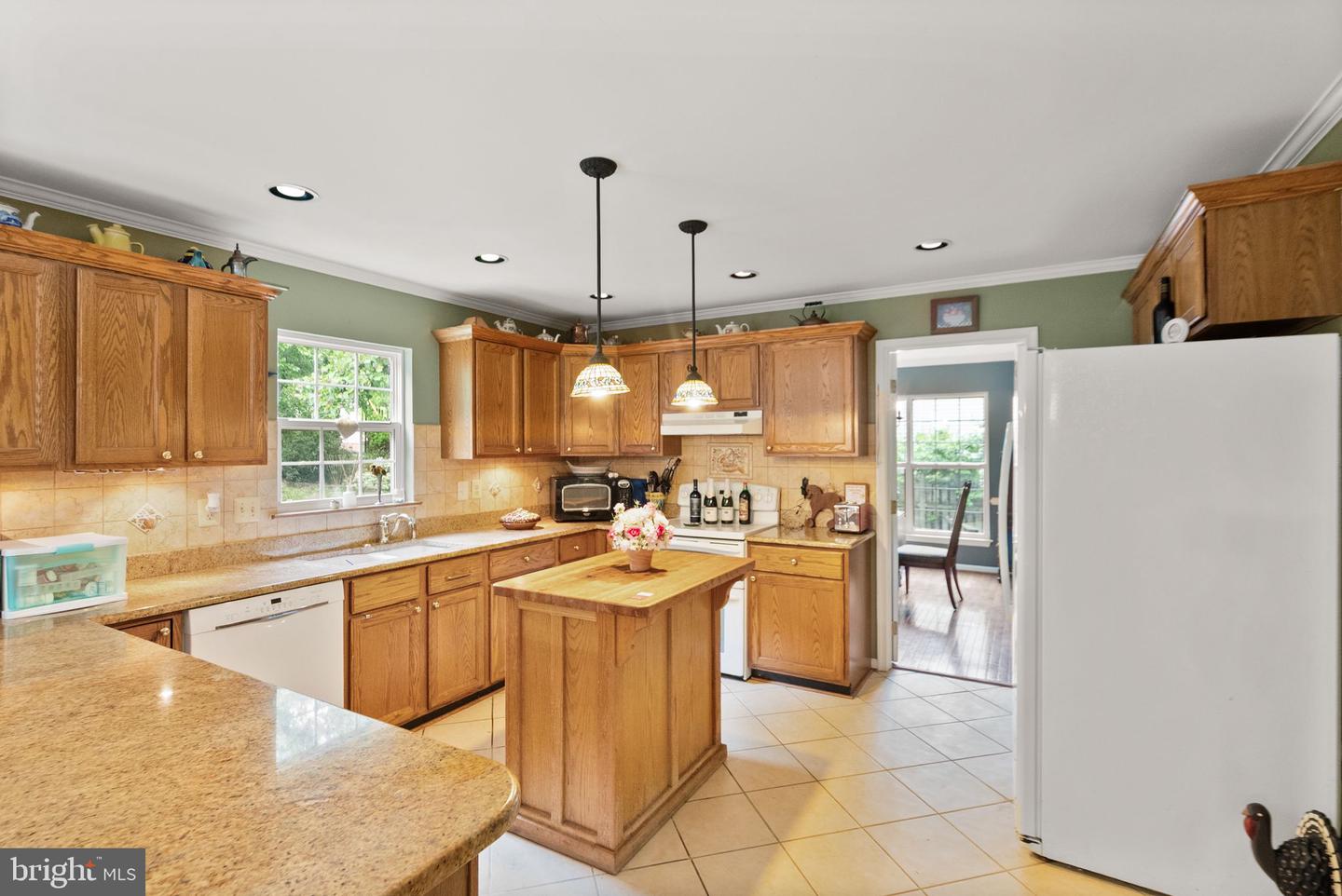 316 OAKCREST MANOR DR NE, LEESBURG, Virginia 20176, 6 Bedrooms Bedrooms, ,3 BathroomsBathrooms,Residential,For sale,316 OAKCREST MANOR DR NE,VALO2097892 MLS # VALO2097892