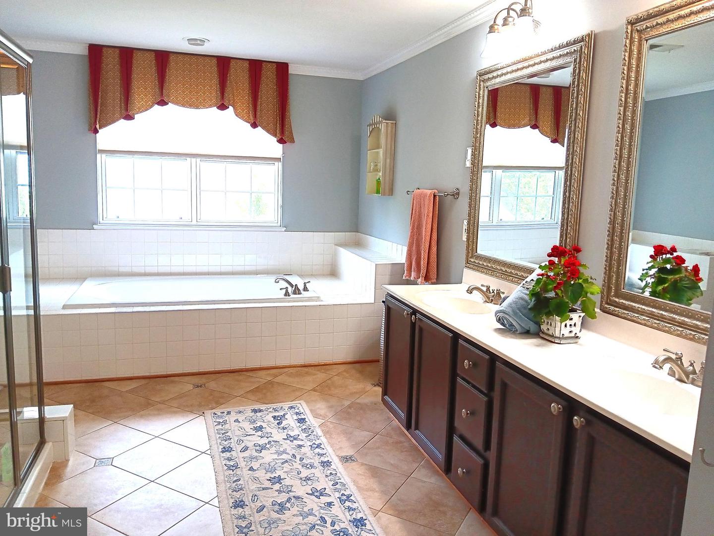 316 OAKCREST MANOR DR NE, LEESBURG, Virginia 20176, 6 Bedrooms Bedrooms, ,3 BathroomsBathrooms,Residential,For sale,316 OAKCREST MANOR DR NE,VALO2097892 MLS # VALO2097892