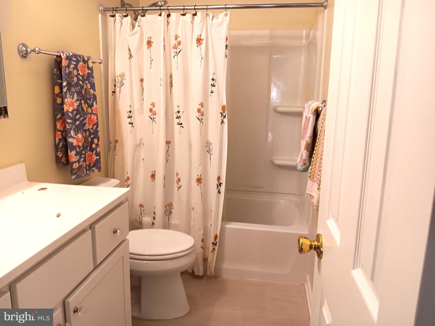 316 OAKCREST MANOR DR NE, LEESBURG, Virginia 20176, 6 Bedrooms Bedrooms, ,3 BathroomsBathrooms,Residential,For sale,316 OAKCREST MANOR DR NE,VALO2097892 MLS # VALO2097892