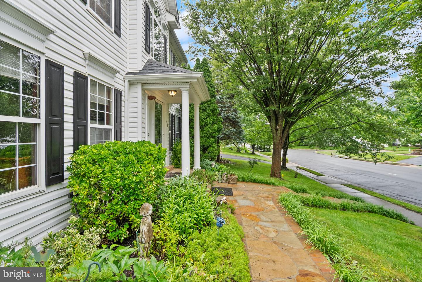 316 OAKCREST MANOR DR NE, LEESBURG, Virginia 20176, 6 Bedrooms Bedrooms, ,3 BathroomsBathrooms,Residential,For sale,316 OAKCREST MANOR DR NE,VALO2097892 MLS # VALO2097892