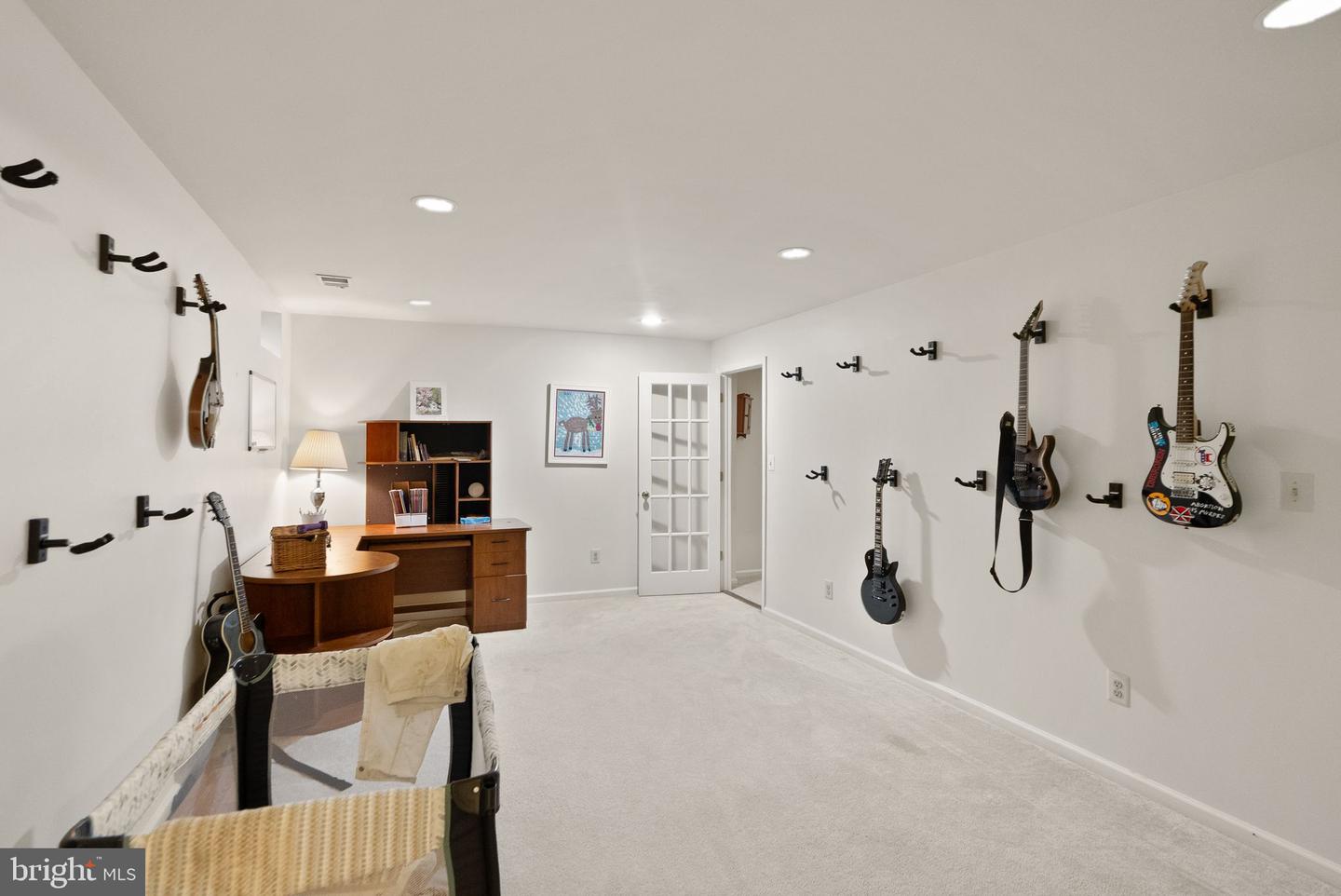316 OAKCREST MANOR DR NE, LEESBURG, Virginia 20176, 6 Bedrooms Bedrooms, ,3 BathroomsBathrooms,Residential,For sale,316 OAKCREST MANOR DR NE,VALO2097892 MLS # VALO2097892