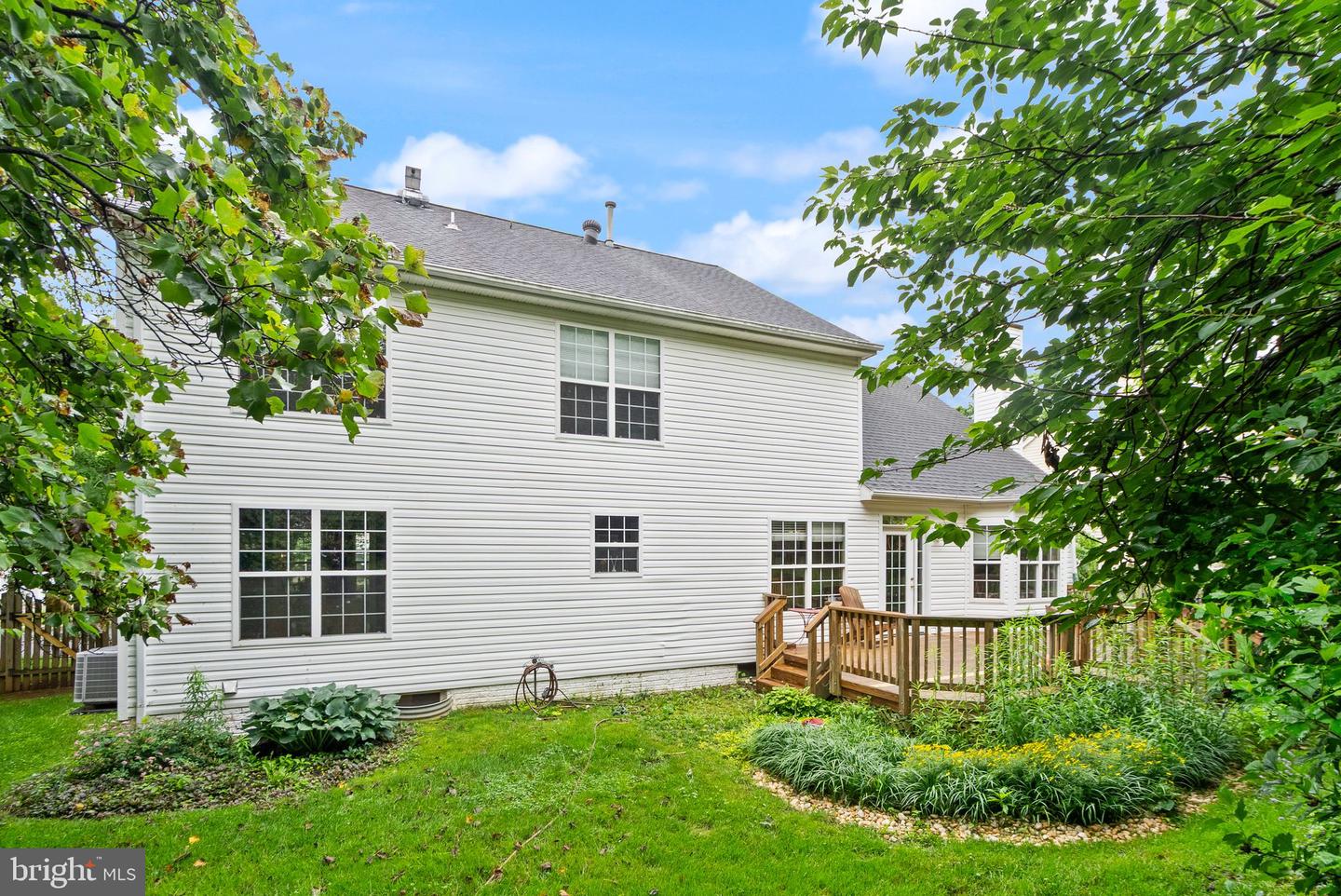 316 OAKCREST MANOR DR NE, LEESBURG, Virginia 20176, 6 Bedrooms Bedrooms, ,3 BathroomsBathrooms,Residential,For sale,316 OAKCREST MANOR DR NE,VALO2097892 MLS # VALO2097892