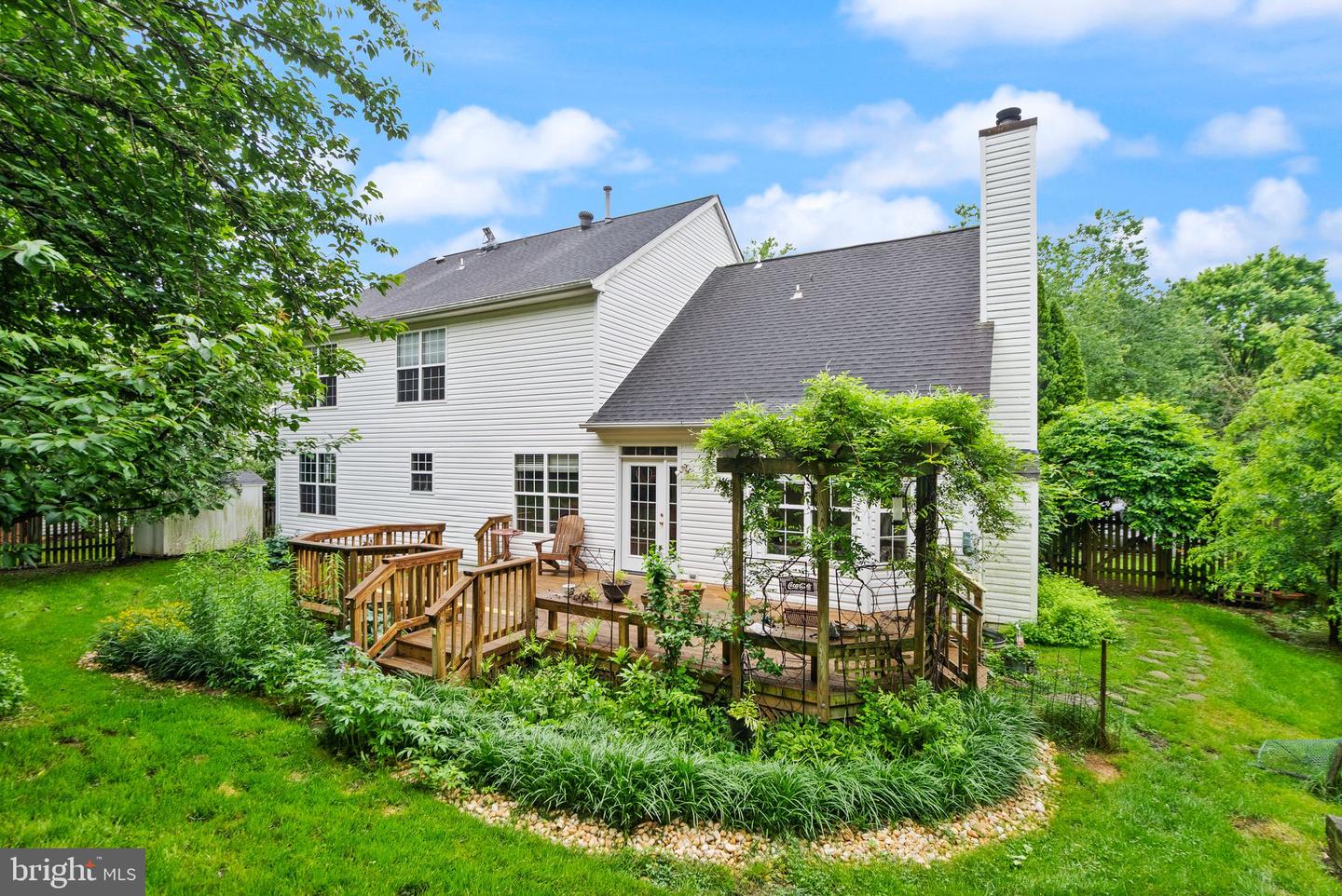 316 OAKCREST MANOR DR NE, LEESBURG, Virginia 20176, 6 Bedrooms Bedrooms, ,3 BathroomsBathrooms,Residential,For sale,316 OAKCREST MANOR DR NE,VALO2097892 MLS # VALO2097892