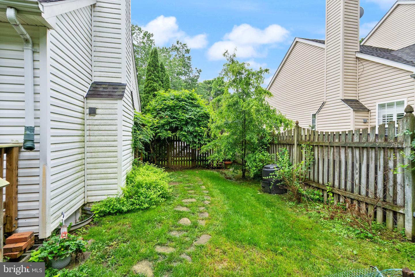 316 OAKCREST MANOR DR NE, LEESBURG, Virginia 20176, 6 Bedrooms Bedrooms, ,3 BathroomsBathrooms,Residential,For sale,316 OAKCREST MANOR DR NE,VALO2097892 MLS # VALO2097892