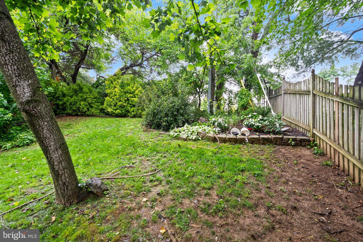 316 OAKCREST MANOR DR NE, LEESBURG, Virginia 20176, 6 Bedrooms Bedrooms, ,3 BathroomsBathrooms,Residential,For sale,316 OAKCREST MANOR DR NE,VALO2097892 MLS # VALO2097892