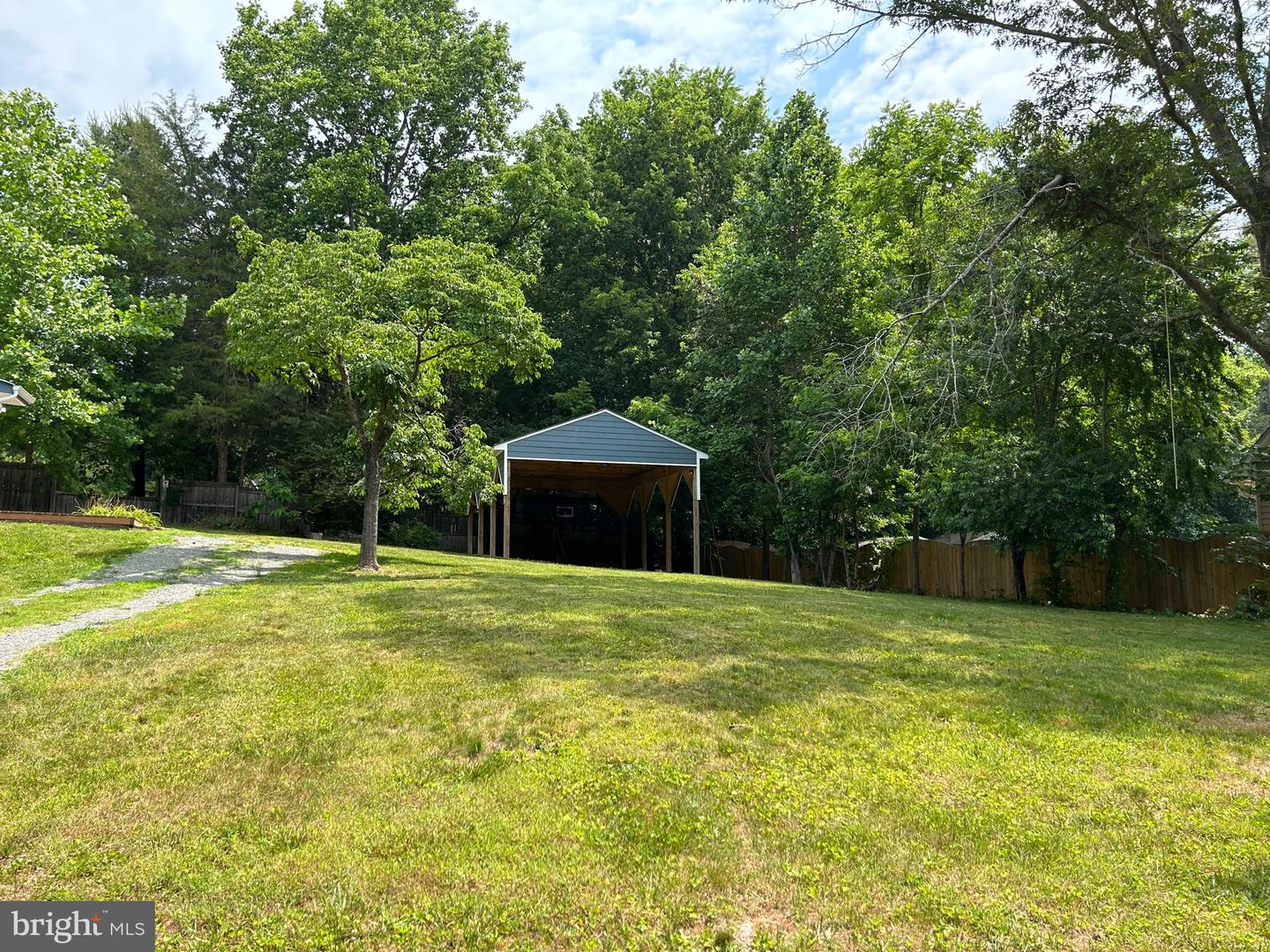1346 N LAKESHORE DR, LOUISA, Virginia 23093, 3 Bedrooms Bedrooms, ,2 BathroomsBathrooms,Residential,For sale,1346 N LAKESHORE DR,VALA2007970 MLS # VALA2007970