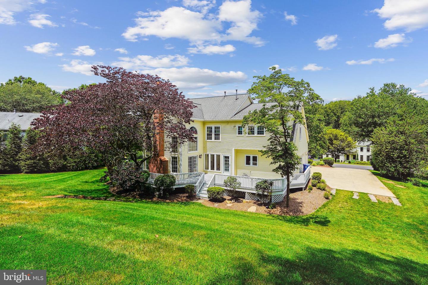 9711 BROOKSTONE LN, VIENNA, Virginia 22182, 5 Bedrooms Bedrooms, ,5 BathroomsBathrooms,Residential,For sale,9711 BROOKSTONE LN,VAFX2246520 MLS # VAFX2246520