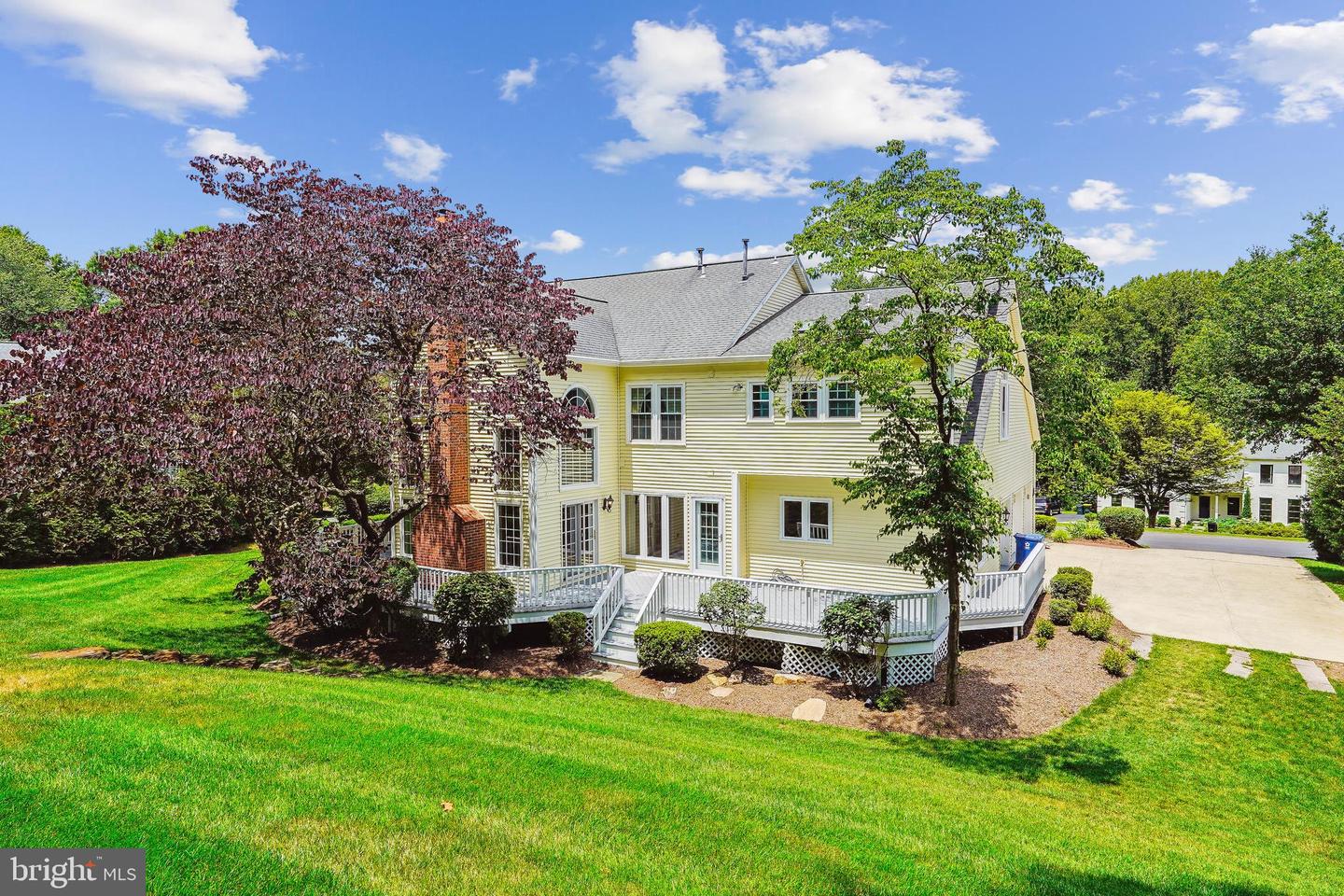 9711 BROOKSTONE LN, VIENNA, Virginia 22182, 5 Bedrooms Bedrooms, ,5 BathroomsBathrooms,Residential,For sale,9711 BROOKSTONE LN,VAFX2246520 MLS # VAFX2246520