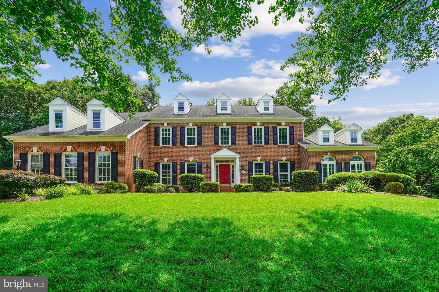 9711 BROOKSTONE LN, VIENNA, Virginia 22182, 5 Bedrooms Bedrooms, ,5 BathroomsBathrooms,Residential,For sale,9711 BROOKSTONE LN,VAFX2246520 MLS # VAFX2246520