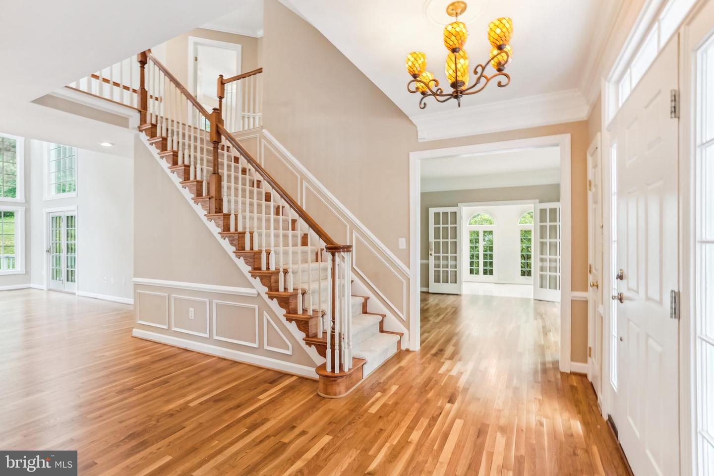 9711 BROOKSTONE LN, VIENNA, Virginia 22182, 5 Bedrooms Bedrooms, ,5 BathroomsBathrooms,Residential,For sale,9711 BROOKSTONE LN,VAFX2246520 MLS # VAFX2246520